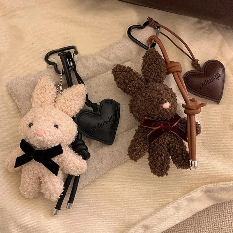 Conejito con corazón charm