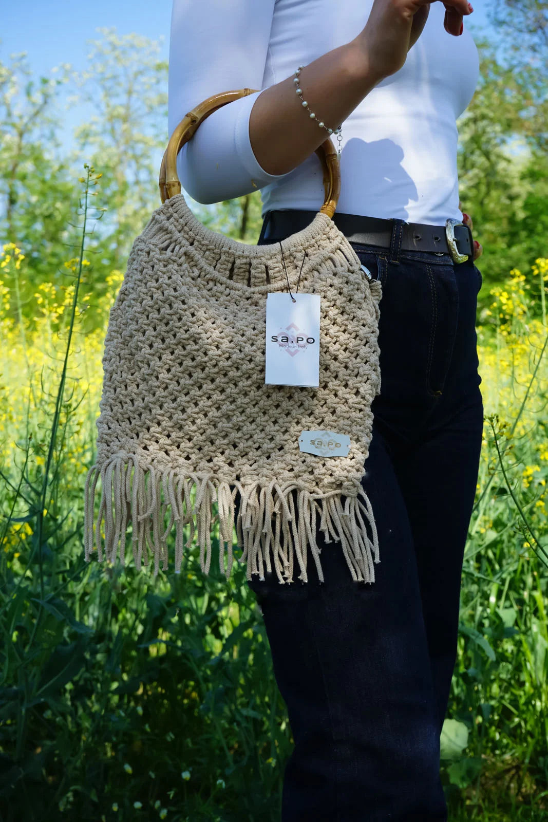 Colección Indios - Navajo - Bolso artesanal de algodón reciclado con flecos y asas de bambú