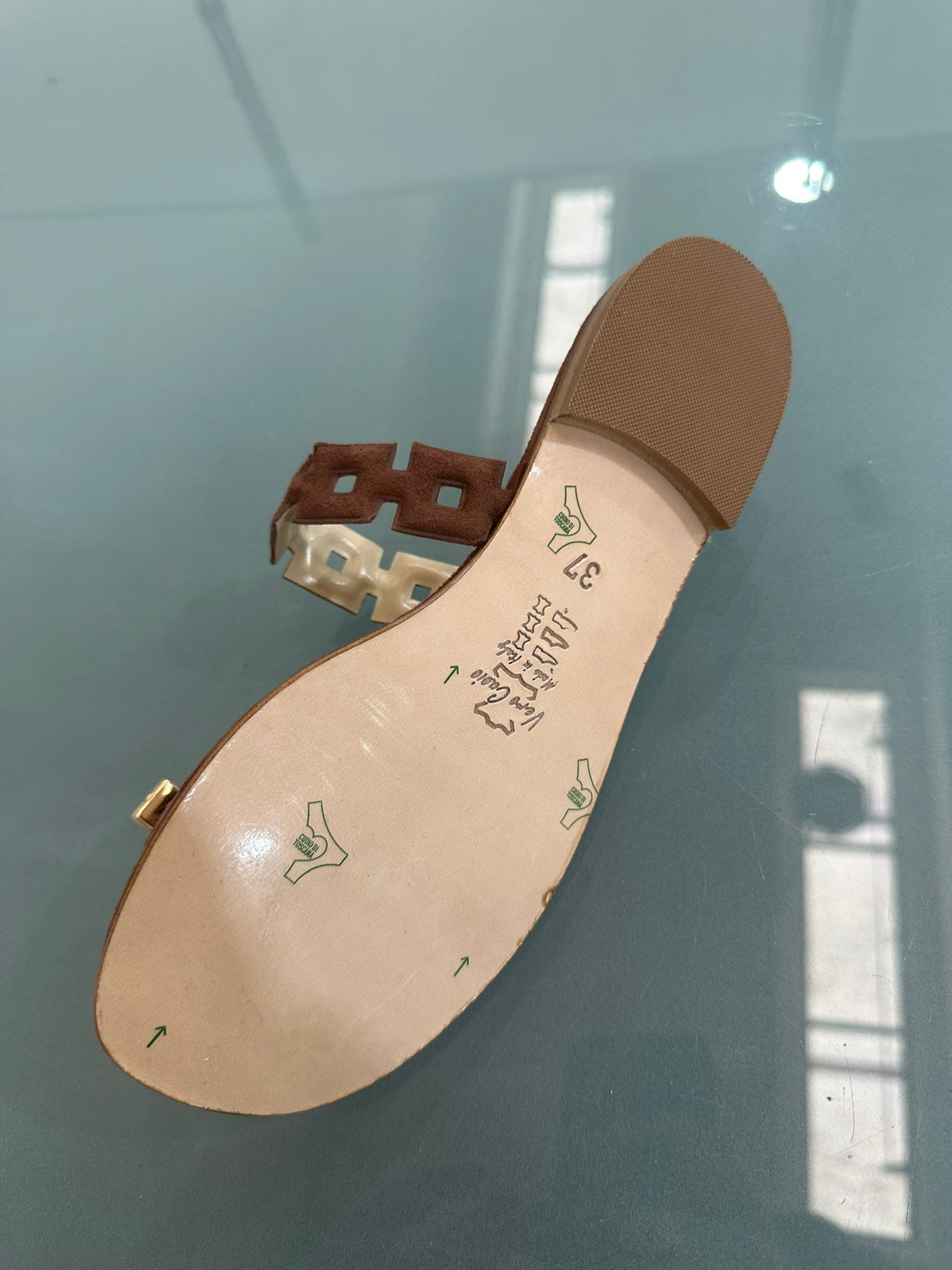 MADE IN ITALY - Elettra - Sandalias de piel auténtica con adorno en el dedo