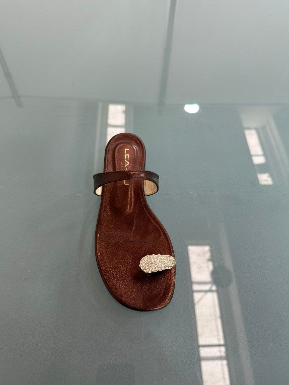 MADE IN ITALY - Luz - Sandalias de piel auténtica con adorno en el dedo