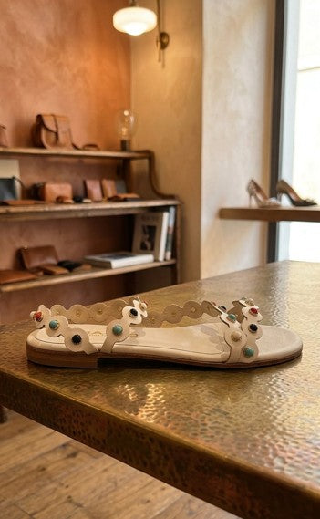MADE IN ITALY - Lulu' - Sandalias de piel con detalles de pedrería