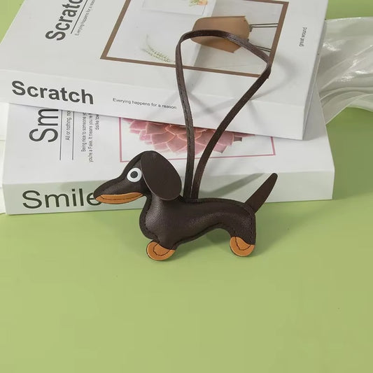 Perro salchicha charm en cuero genuino