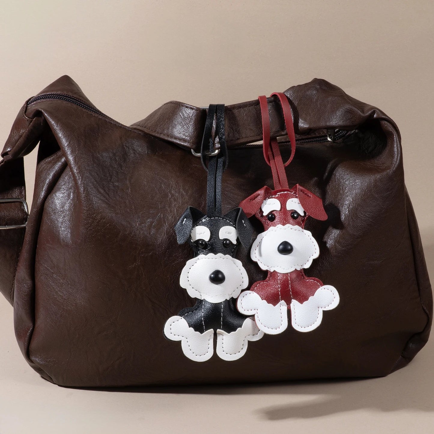 Schnauzer charm de cuero PU