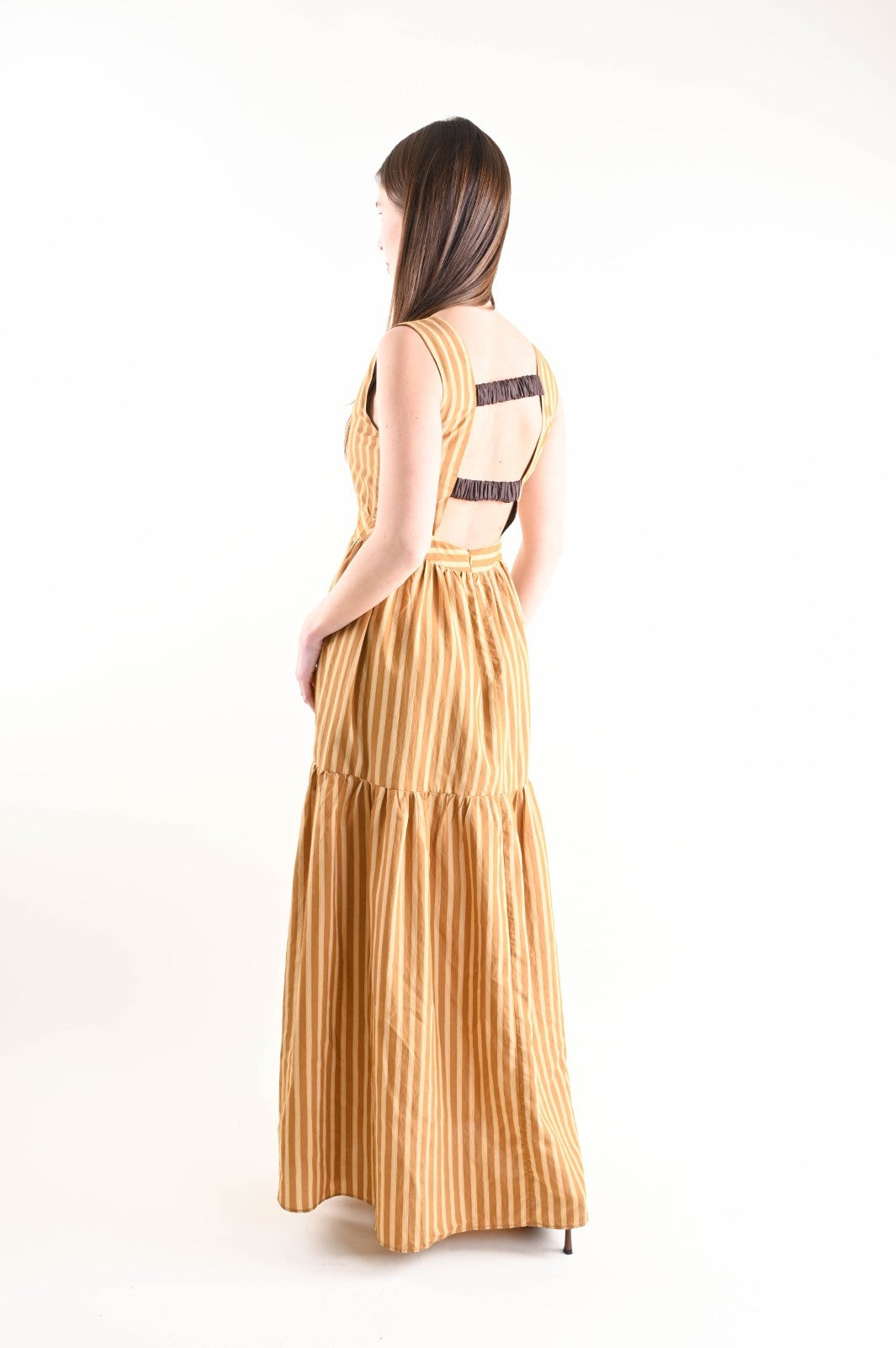 MADE IN ITALY - Amanda - Vestido a rayas con volantes y detalle de joya en el bolsillo