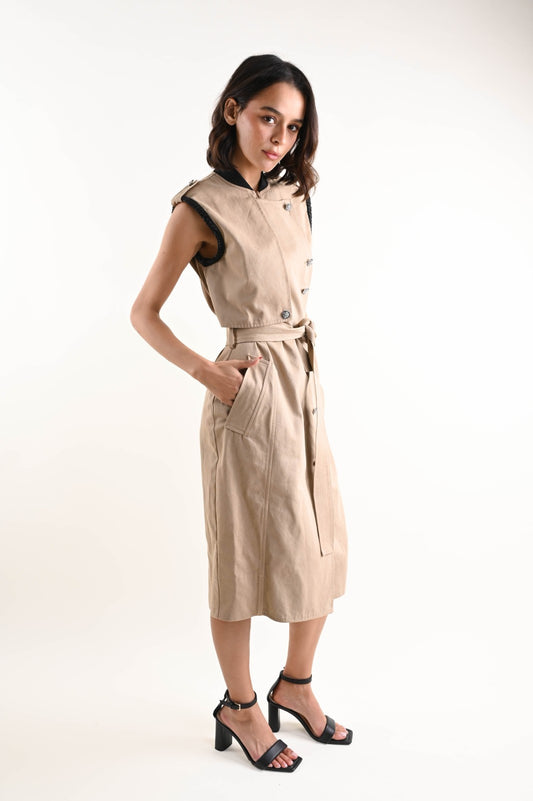 MADE IN ITALY - Fiorella - Vestido midi sin mangas con cinturón y botones decorativos
